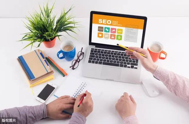 主办方请沈佳润就好她爹会跟着去的